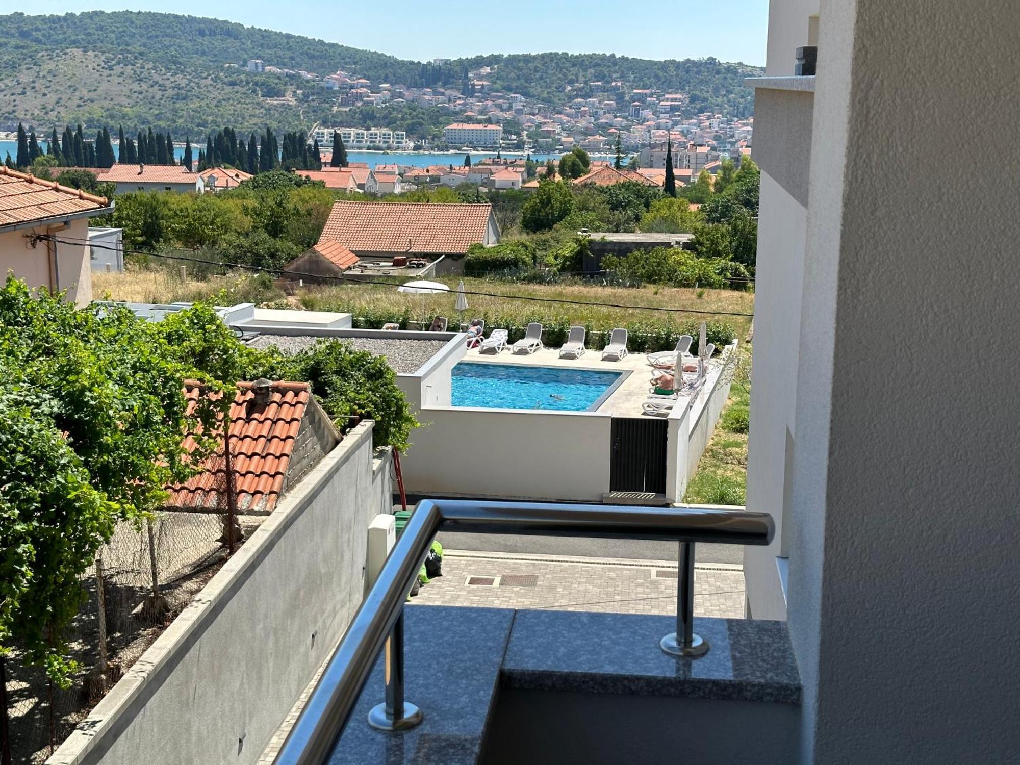 Hill * Trogir